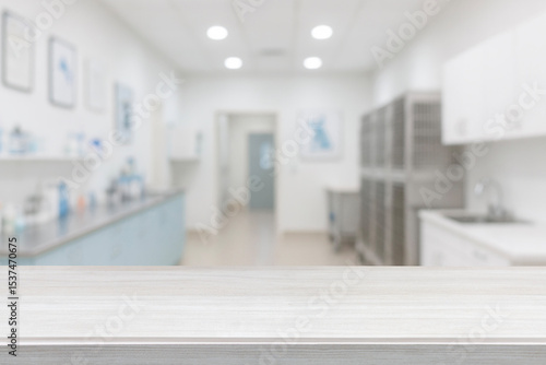 Empty wooden table blurred Veterinary Clinic interior with Exam Table. Animal Hospital, Pet Care Facility, Professional Vet Office Background for Medical, Pet Health, display, montage your product