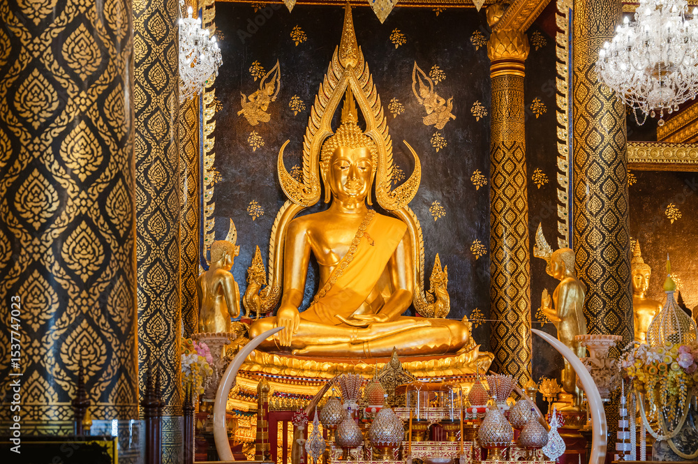 Fototapeta premium Golden Buddha
