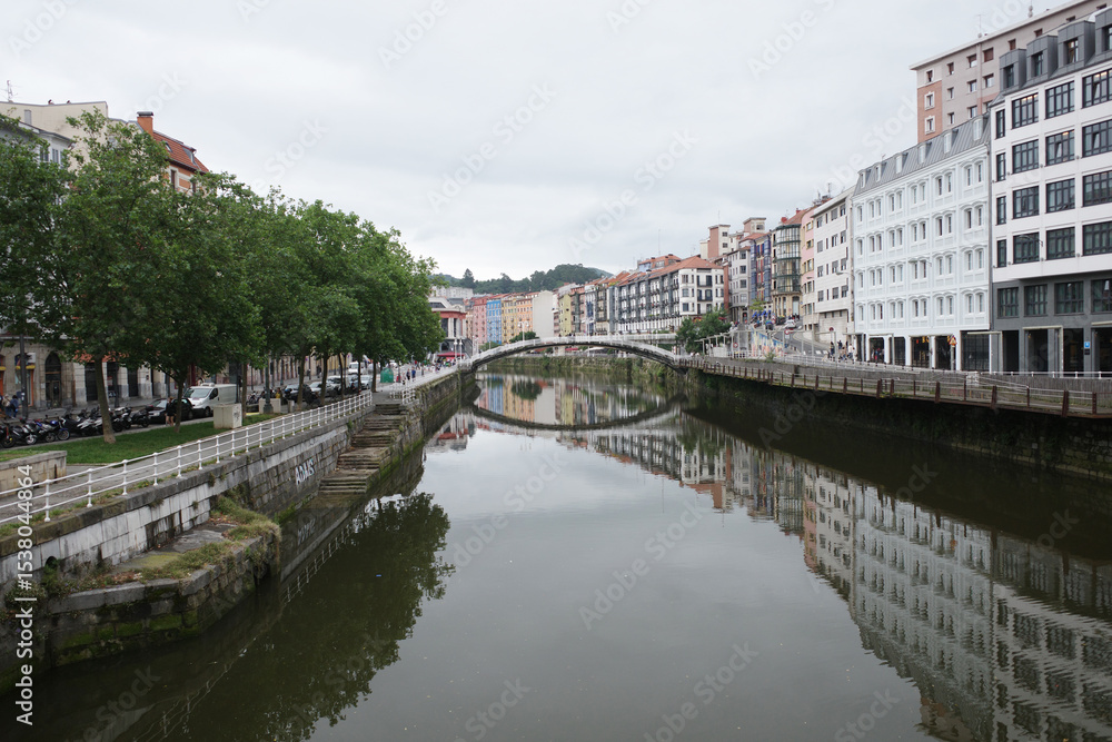 Obraz premium Urbanscape in the city of Bilbao, Spain