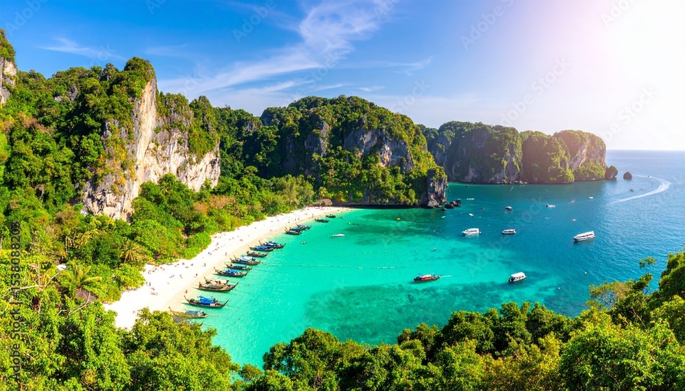 Obraz premium view of the sea from the sea