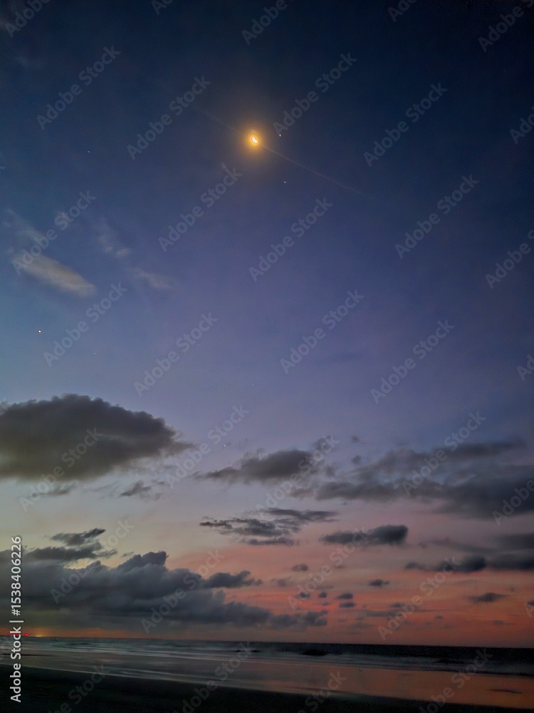 Fototapeta premium sunset over the sea