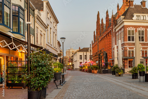 Fototapeta Naklejka Na Ścianę i Meble -  Pubs and restaurants on the small city square Jansplaats in Arnhem, The Netherlands