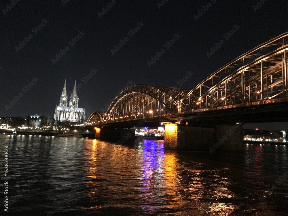 Fototapeta premium cologne cathedral at night
