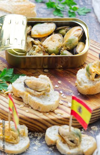 Canned mussels, Spain