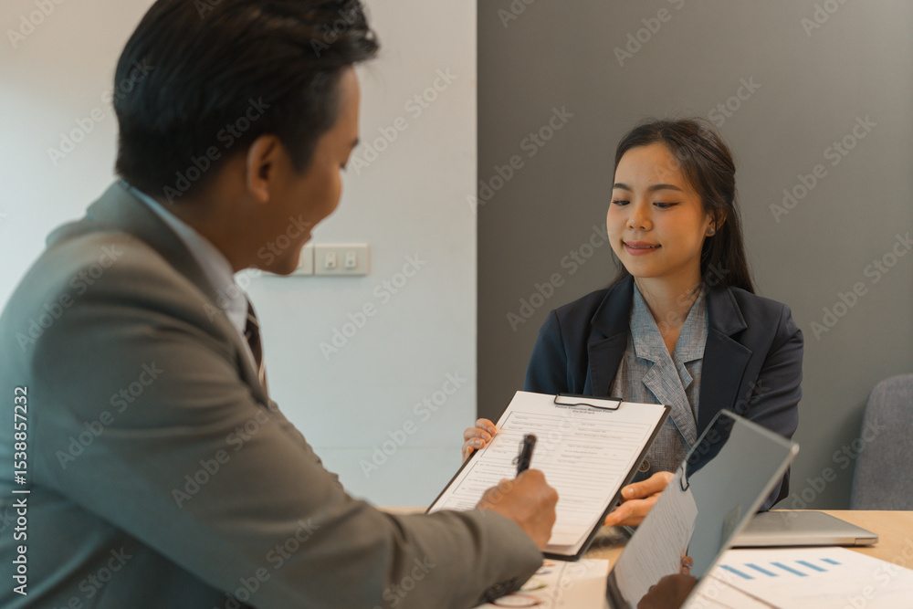 Successful Business Negotiation Between Partners Successful Business Negotiation Between Partners