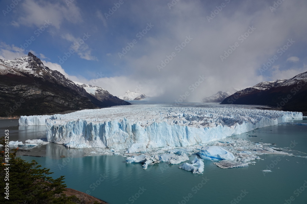 Fototapeta premium Perito Moreno Glacier, Patagonia, Argentina