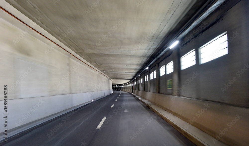 Obraz premium Galerie/Tunnel am Lukmanierpass in Graubünden 