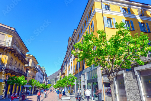 Fussgängerzone Viale Stazione in Bellinzona, Tessin (Schweiz)