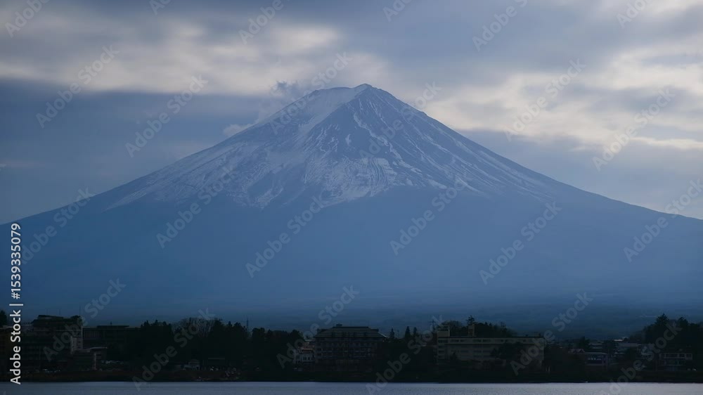 日本、日本の活火山、富士山、日本の象徴、富士山麓、富士河口湖、青空、雲、写真素材 日本、日本の活火山、富士山、日本の象徴、富士山麓、富士河口湖、青空、雲、写真素材