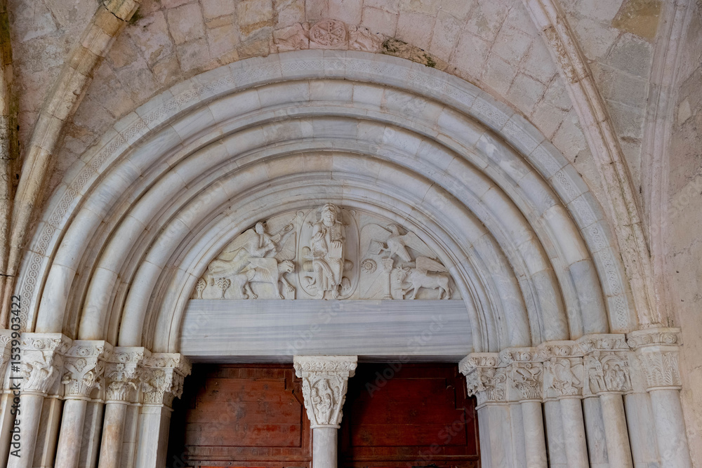 Obraz premium Saint Thecla’s cathedral, Tarragona, Spain. Door to the cloisters