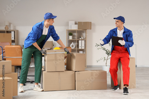 Male loaders measuring box ...