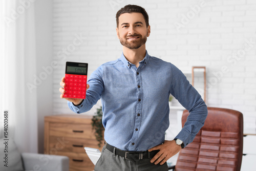 Smiling businessman with re...