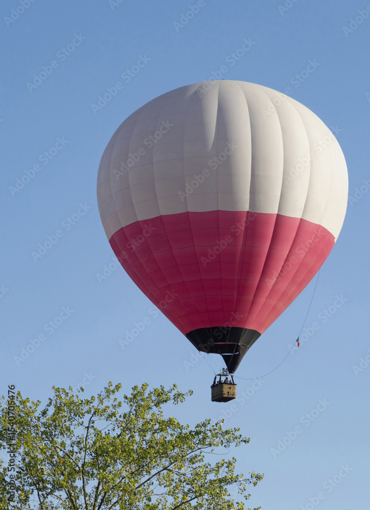 Obraz premium Montgolfière au décolage