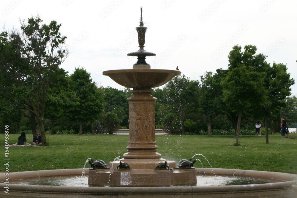 Fototapeta premium fountain in the park
