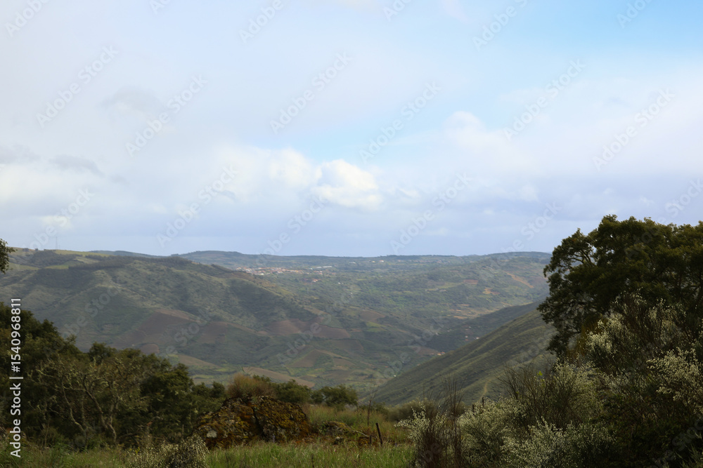 Obraz premium Douro Landscape view with mountains