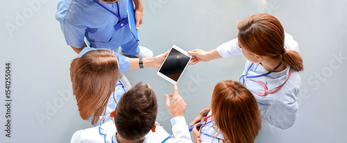 Doctors discussing somethin...