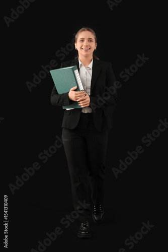 Young woman in business sui...