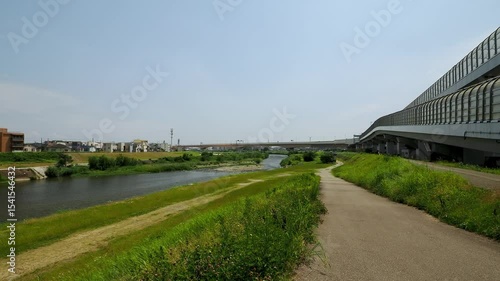 Wallpaper Mural 県境を流れる猪名川沿いの景色 Torontodigital.ca