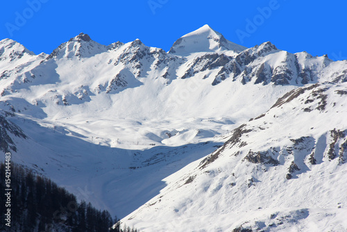 Pics enneigés à Val-d'Isère. France