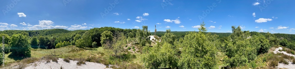 Obraz premium Eine Wanderung zur Queste bei Questenberg in Sachsen Anhalt