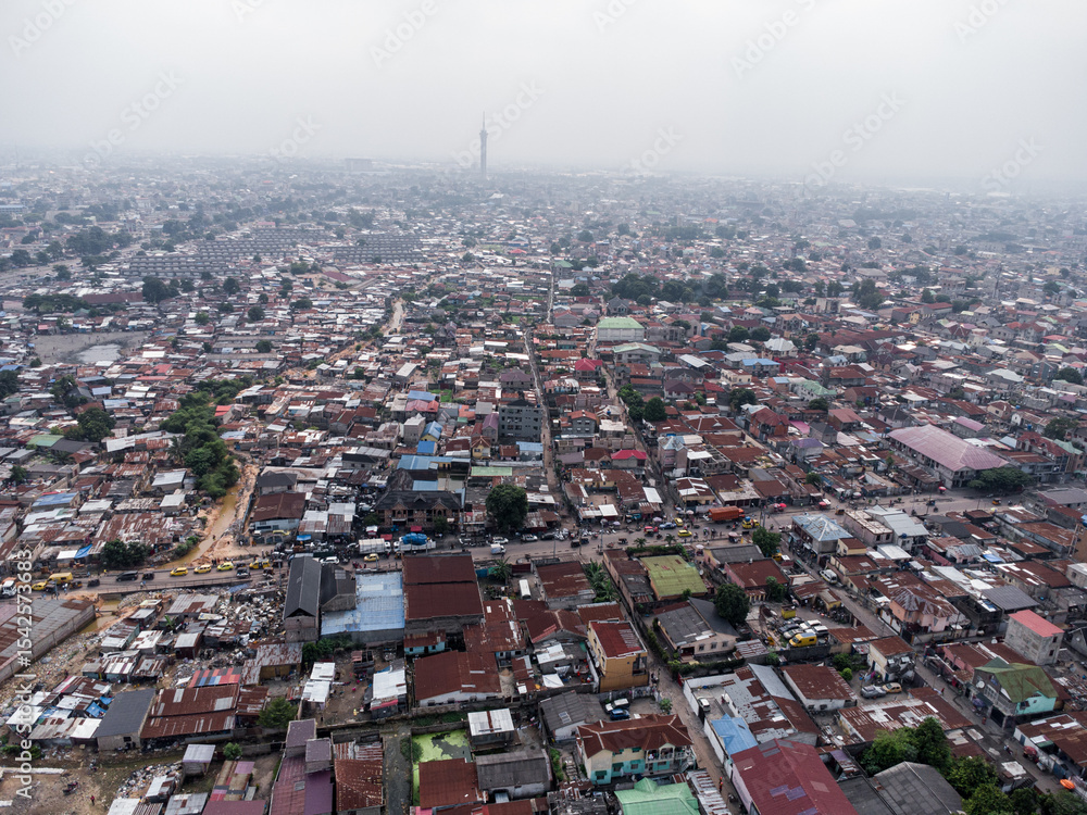 Obraz premium DRC - URBANISM - KINSHASA - OVERPOPULATION - RN