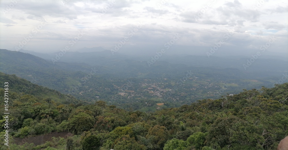 Fototapeta premium view of the mountains
