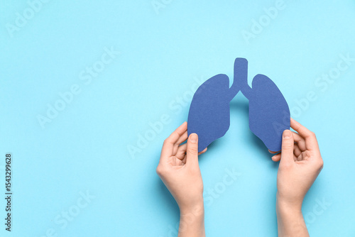 Human lungs paper cutout he...
