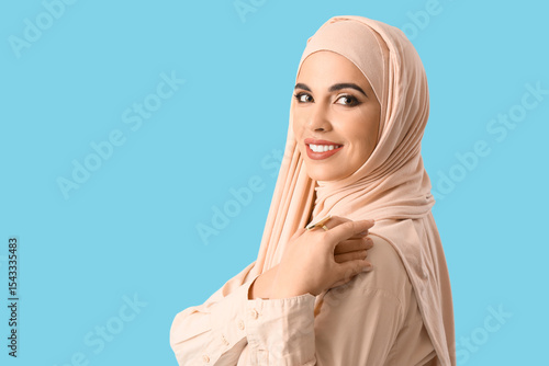 Beautiful Muslim woman in b...