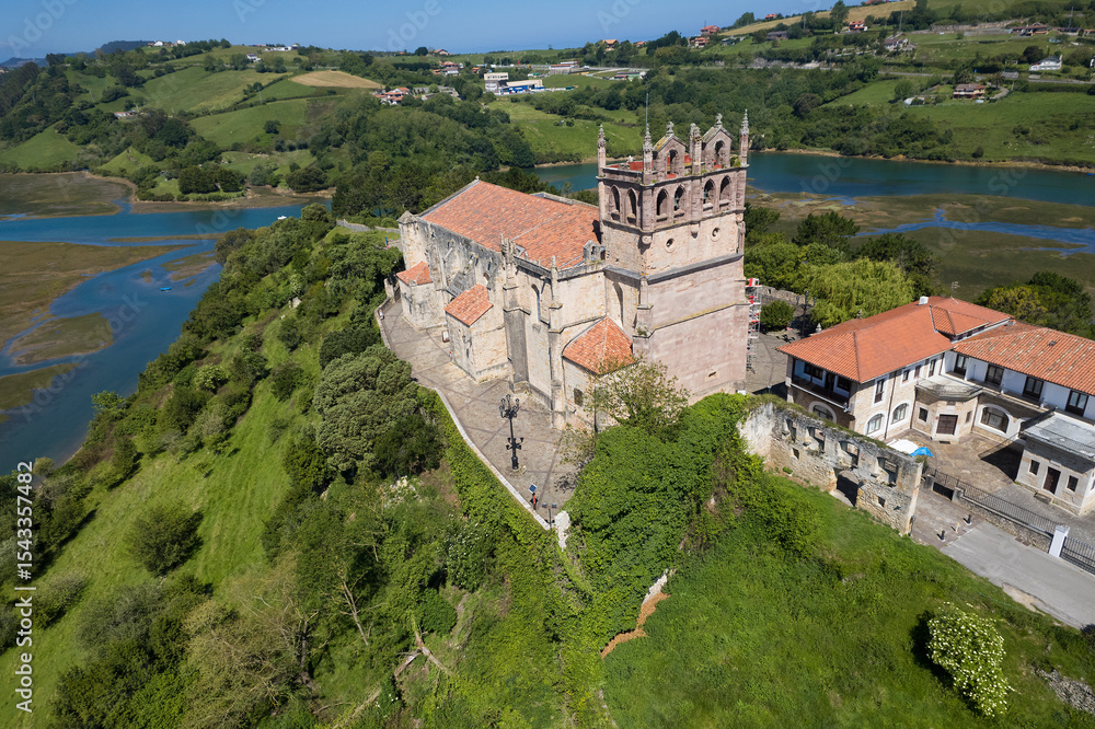 Obraz premium Santa Maria de los Angeles church, San Vicente de la Barquera, Cantabria, Spain