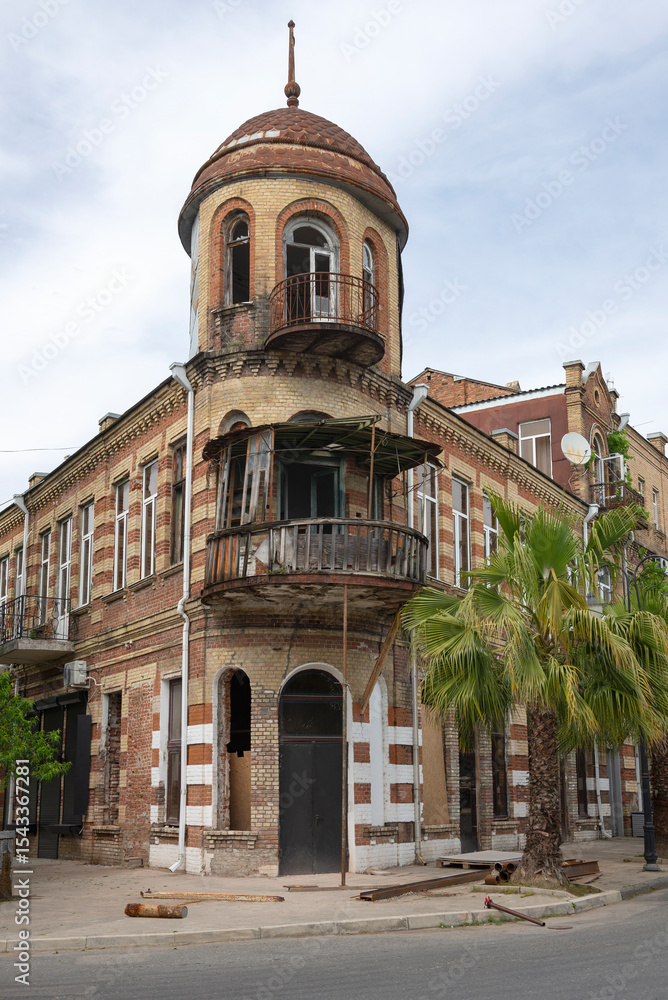 Obraz premium The old ruined mansion of the Xandopulo brothers. Sukhum, Abkhazia