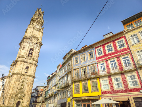 Cuadro en lienzo Clerigos Tower, the bell tower in the Clerigos Church, in Porto, Portugal