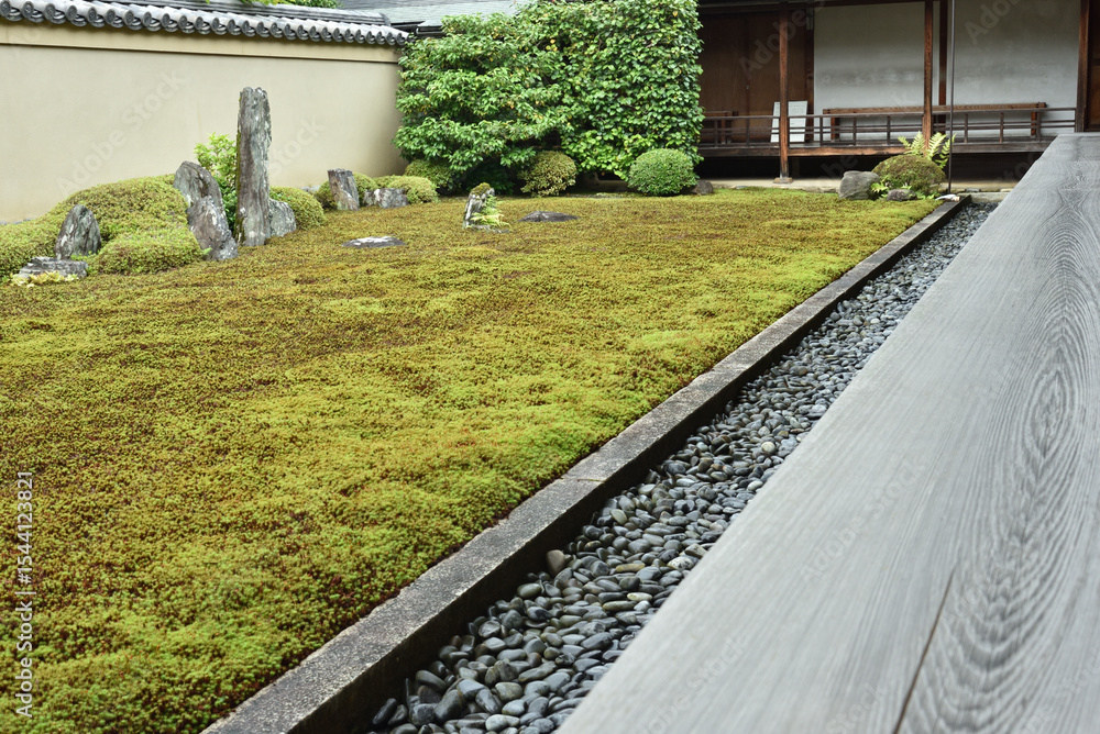 Obraz premium 大徳寺塔頭 龍源院庭園 竜吟庭(京都市北区)