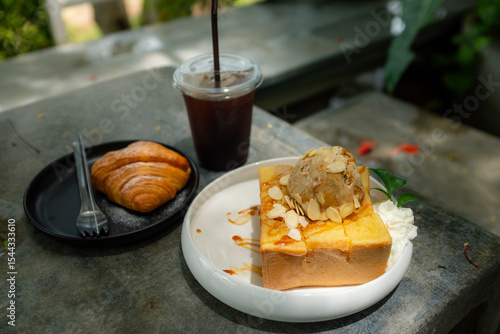 ice cream and bread Croissant