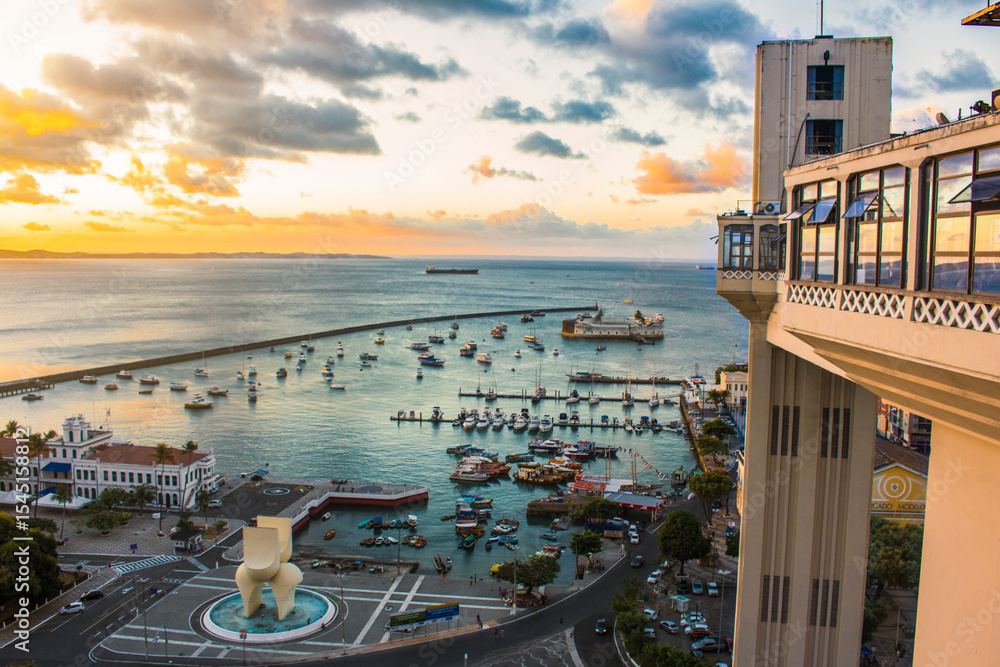 Ταπετσαρία elevador lacerda