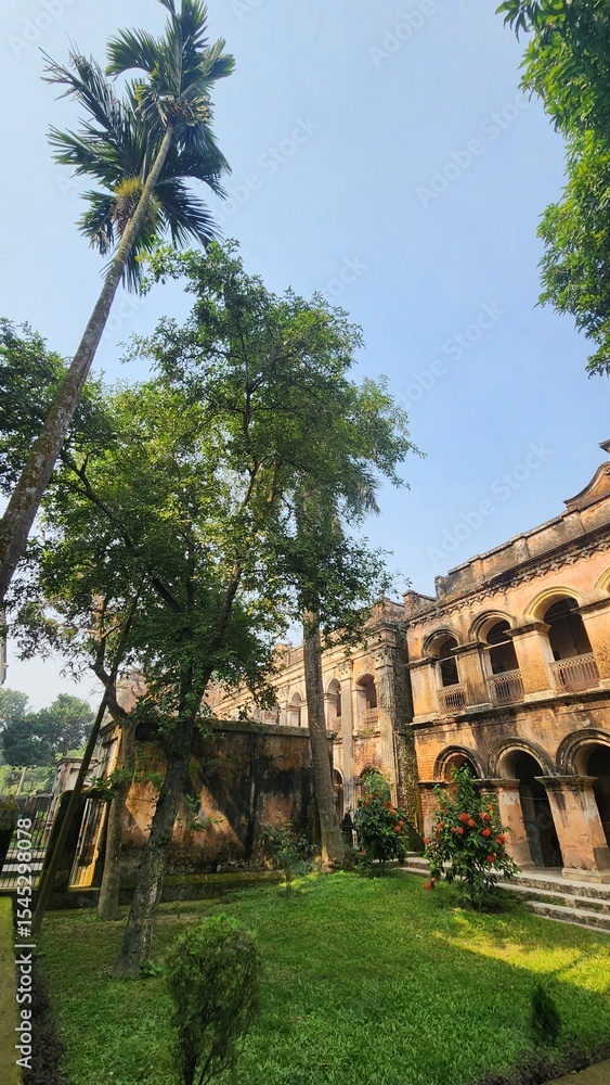Obraz premium A large old manor house in Bangladesh