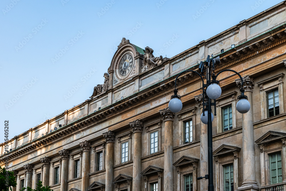 Obraz premium the facade of a building in Milan, Italy 