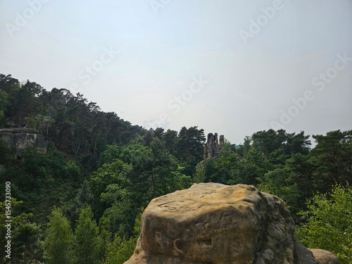 Klusfelsen an einem sonnigen Frühlingstag, bei Halberstadt, Harz, Huy, Sachsen-Anhalt