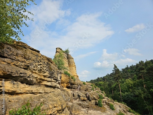 Klusfelsen an einem sonnigen Frühlingstag, bei Halberstadt, Harz, Huy, Sachsen-Anhalt