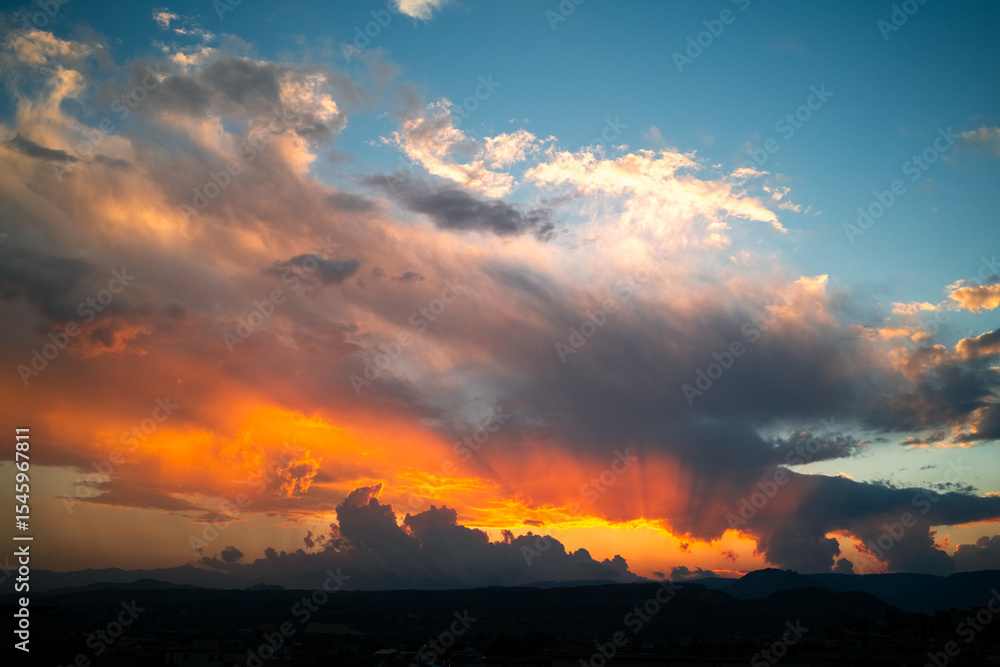 Fototapeta premium Warm glowing sky during golden hour