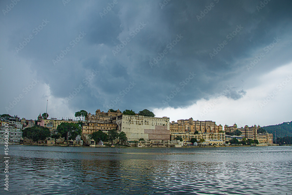 Fototapeta premium Udaipur, is a city of palaces and lakes, formerly capital of the Mewar kingdom, is a city in state of Rajasthan in india. it was founded by Maharana Udai Singh II in the year 1559