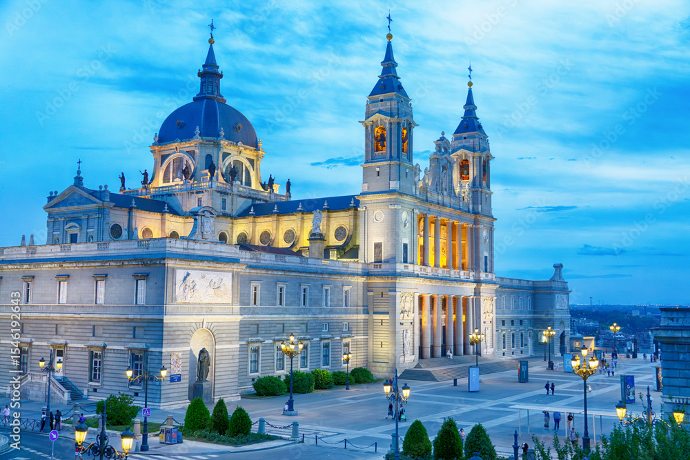 Almudena Cathedral, Madrid, Spain Almudena Cathedral, Madrid, Spain