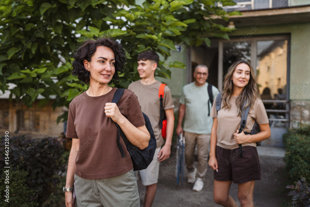 Obraz premium caucasian family with backpacks prepare to go, concept of family trip