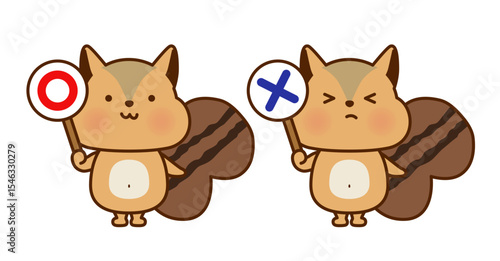 ○×札を持つリスのかわいい判定イラスト（ベクター）