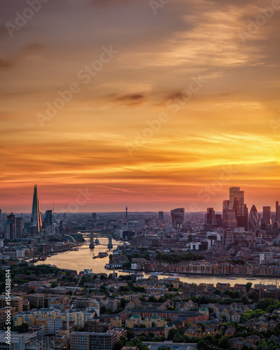 Canvas Print Elevated view of the skyline of London, England, during summer sunset time with
