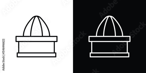Juicer squeezer icon in black. flat graphic vector icon