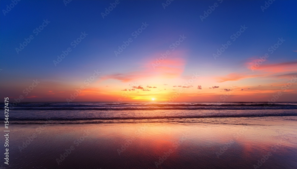 Obraz premium sunset sky on the beach with twilight in the evening as the colors of sunset horizon scene