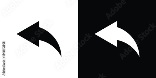 Reply icon of a flat style vector