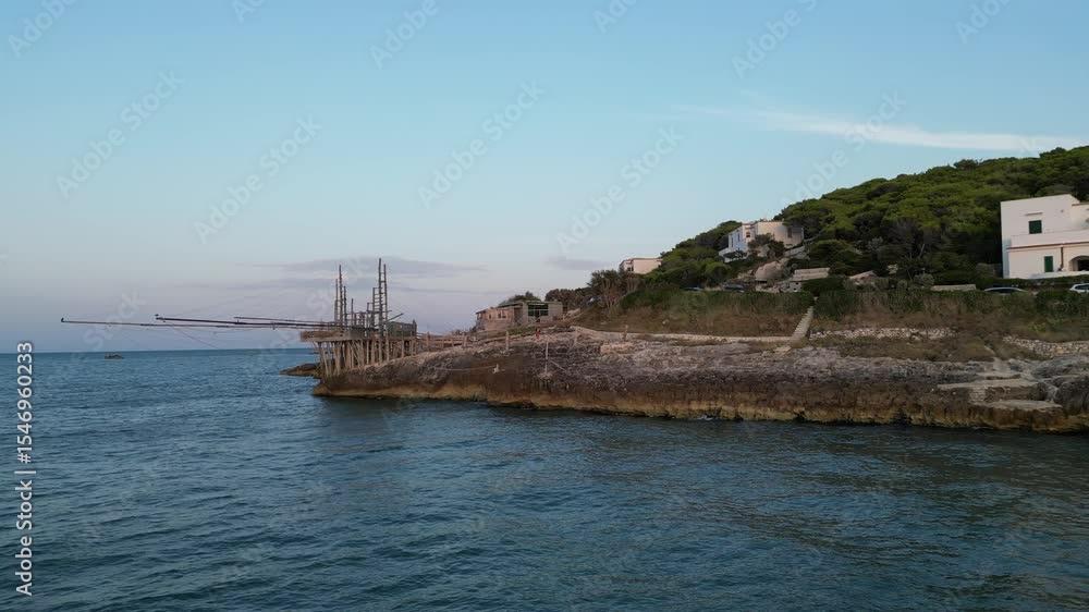 borgo marinaro sul gargano con un antico trabucco in legno borgo marinaro sul gargano con un antico trabucco in legno