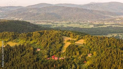 Wallpaper Mural Widok z drona na Beskid Żywiecki.  Torontodigital.ca