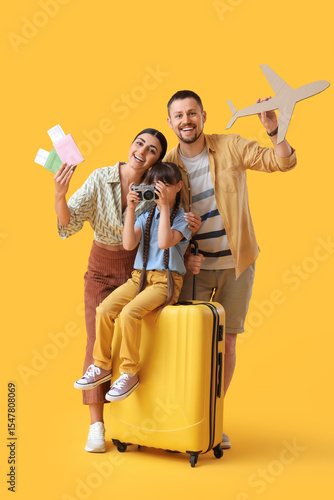 Family of tourists with pap...